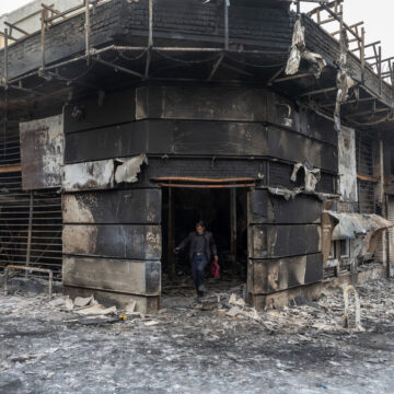 Trump Urges Iranians to Keep Up Antigovernment Protests