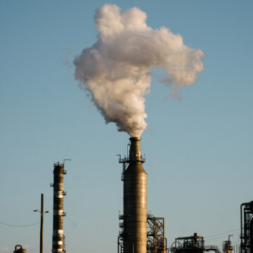 U.S. Refiners to Profit as Trump Asserts Control Over Venezuelan Oil