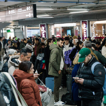 Spain Closes High-Speed Rail Network in South After Crash Spain Closes High-Speed Rail Network in South After Crash