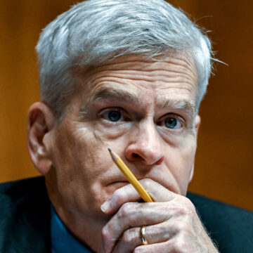 A Republican Vaccine Defender Fights to Hang On