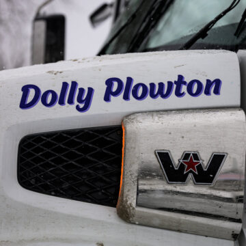‘Dolly Plowton’ Debuts in Snowy Nashville