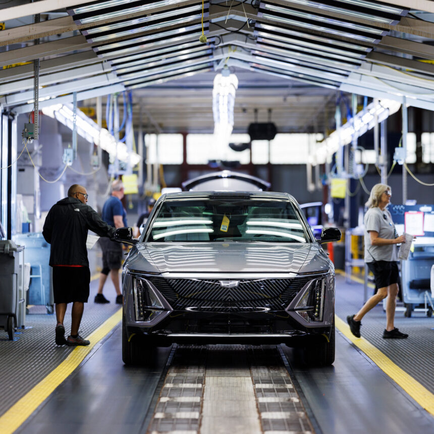 G.M. Shares Rise as Investors Are Encouraged by 2026 Prospects