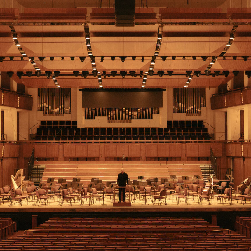 Philip Glass Withdraws From Kennedy Center, as Its Symphony Vows to Play On Philip Glass Withdraws From Kennedy Center, as Its Symphony Vows to Play On