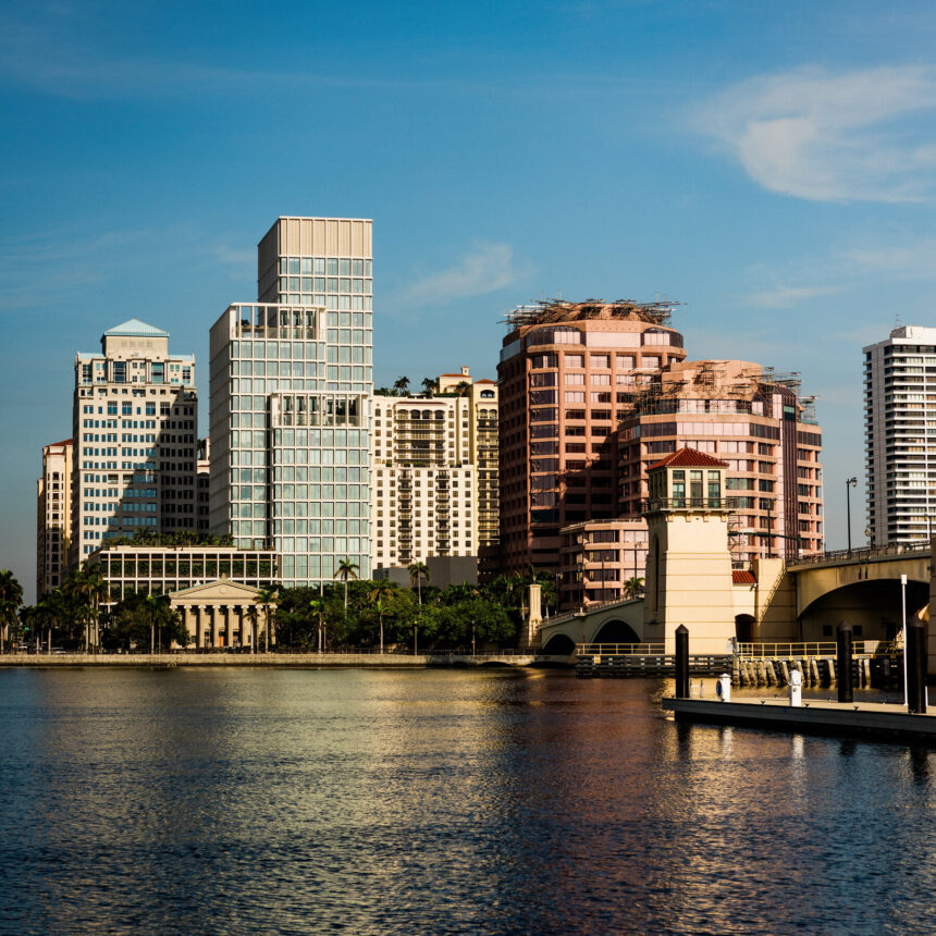 U.S. Population Growth Slows Sharply as Immigration Numbers Plunge U.S. Population Growth Slows Sharply as Immigration Numbers Plunge