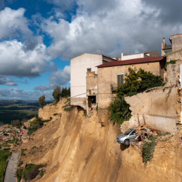 Landslide Leaves Town in Sicily Perched on a Cliff’s Edge Landslide Leaves Town in Sicily Perched on a Cliff’s Edge