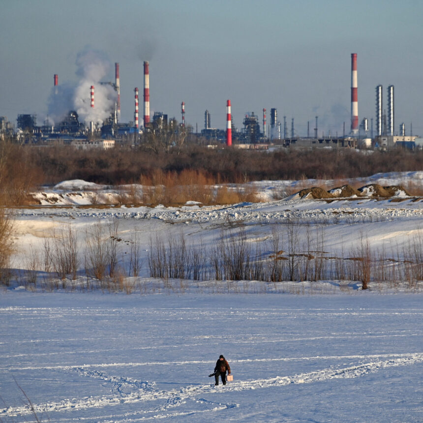 Russia’s Oil Revenue Is Plummeting