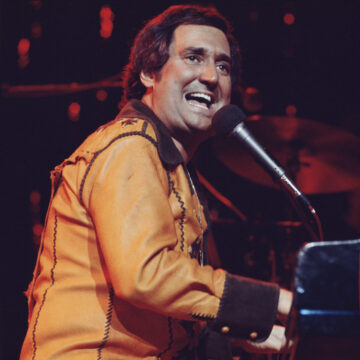 Neil Sedaka, Singing Craftsman of Memorable Pop Songs, Dies at 86