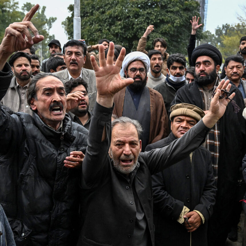 Suicide Bombing Kills 31 at Mosque in Pakistan’s Capital Suicide Bombing Kills 31 at Mosque in Pakistan’s Capital