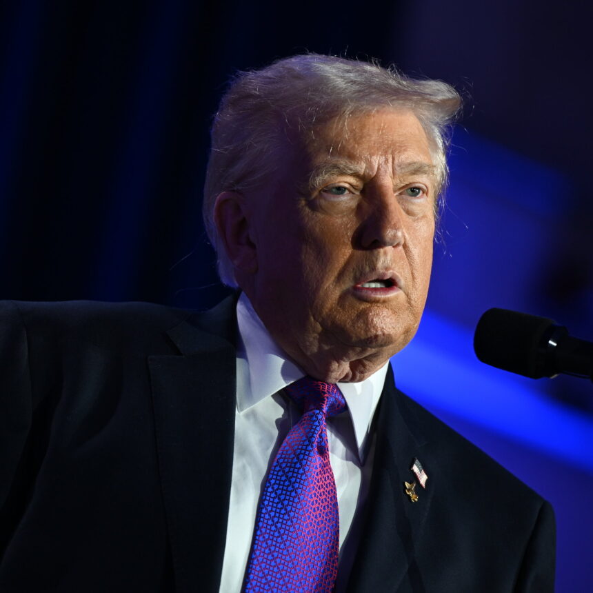 Former Palm Beach Police Chief Said Trump Told Him ‘Everyone’ Knew About Epstein in 2006 Former Palm Beach Police Chief Said Trump Told Him ‘Everyone’ Knew About Epstein in 2006