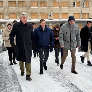 Senators Meet Zelensky With Hopeful Message on Sanctions