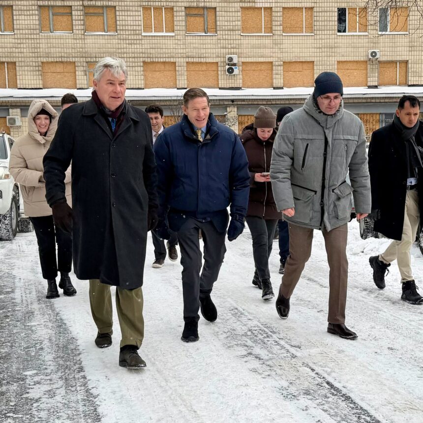 Senators Meet Zelensky With Hopeful Message on Sanctions Senators Meet Zelensky With Hopeful Message on Sanctions