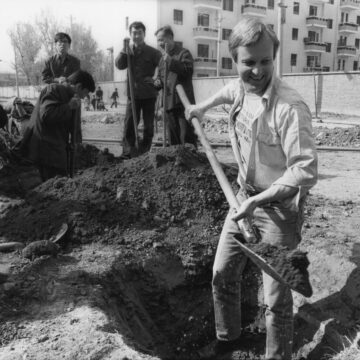Christopher S. Wren, Times Bureau Chief in Hostile Lands, Dies at 89