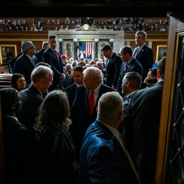 ‘Stand Up’: With One Maneuver, Trump Tries to Box In Democrats ‘Stand Up’: With One Maneuver, Trump Tries to Box In Democrats