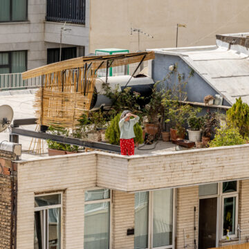 Chaos and Panic Grip Tehran as Airstrikes Shake City Chaos and Panic Grip Tehran as Airstrikes Shake City