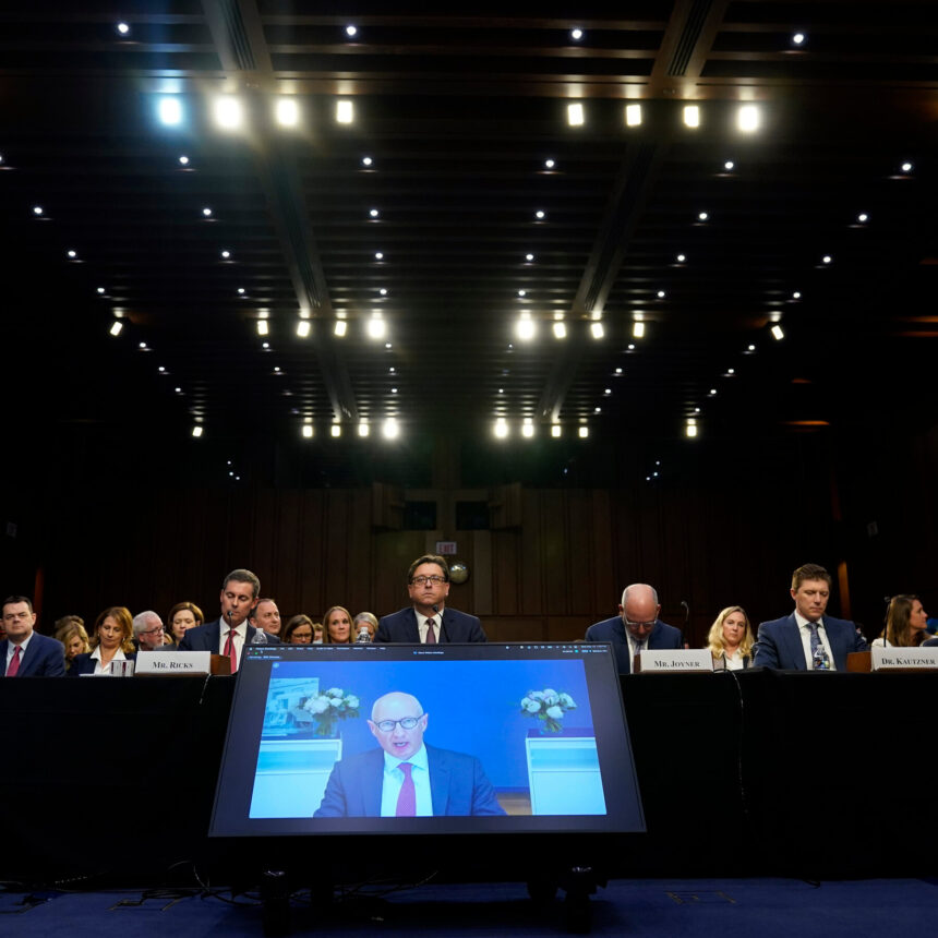 Congress Reins In Drug Middlemen in Effort to Lower Prescription Prices Congress Reins In Drug Middlemen in Effort to Lower Prescription Prices