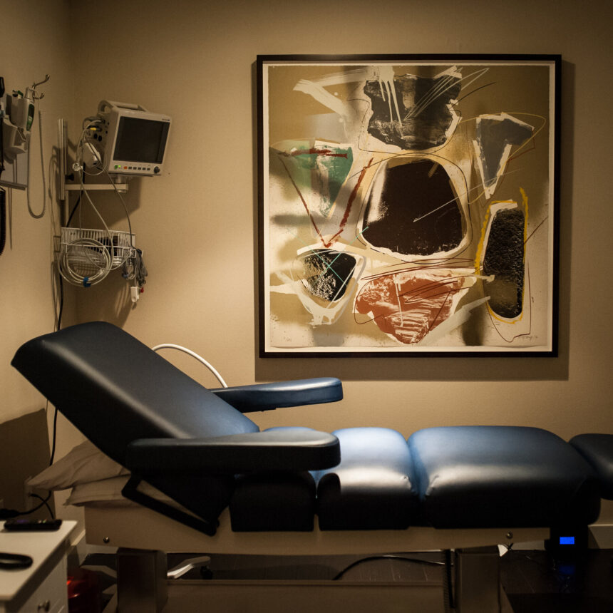 Elite Doctors Served Jeffrey Epstein While Treating His ‘Girls’ Elite Doctors Served Jeffrey Epstein While Treating His ‘Girls’