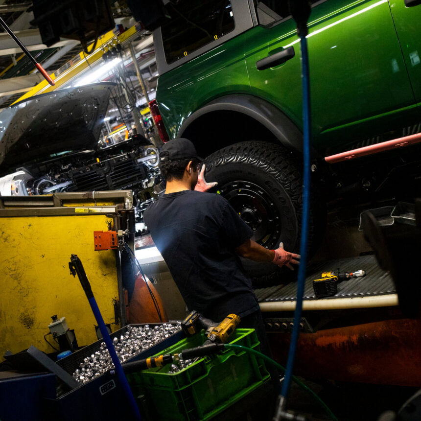 Ford and G.M. Face a Dilemma as China Excels in Electric Vehicles Ford and G.M. Face a Dilemma as China Excels in Electric Vehicles