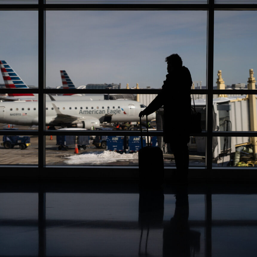 Airline Stocks Tumble as Iran War Expands Across the Middle East