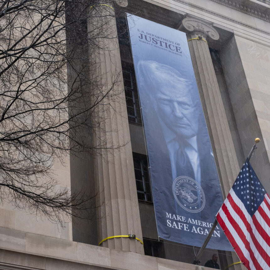 Trump Administration, in Reversal, Tries to Continue Fight Against Law Firms Trump Administration, in Reversal, Tries to Continue Fight Against Law Firms