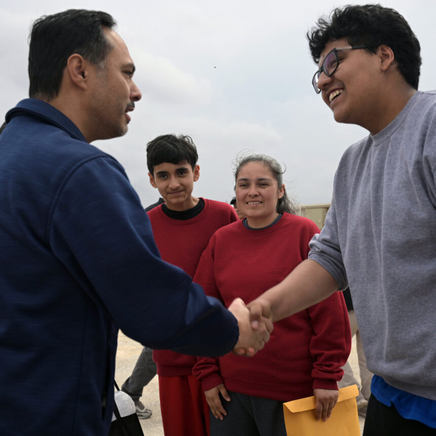 2 Teen Mariachi Musicians Released From ICE Detention