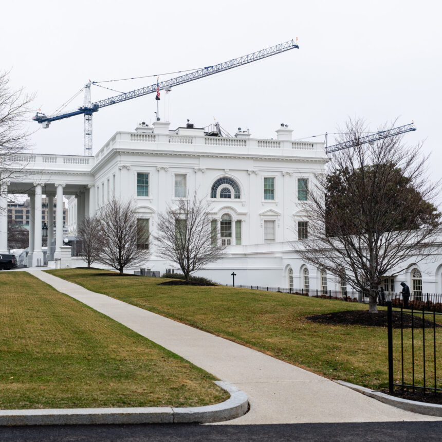 Trump Proposes New White House Visitor Screening Center