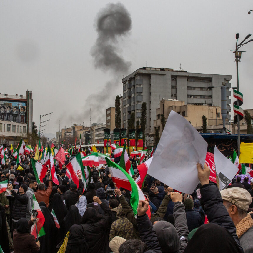 U.S. Vows to Block Iran’s Attempt to Shut Down Strait of Hormuz